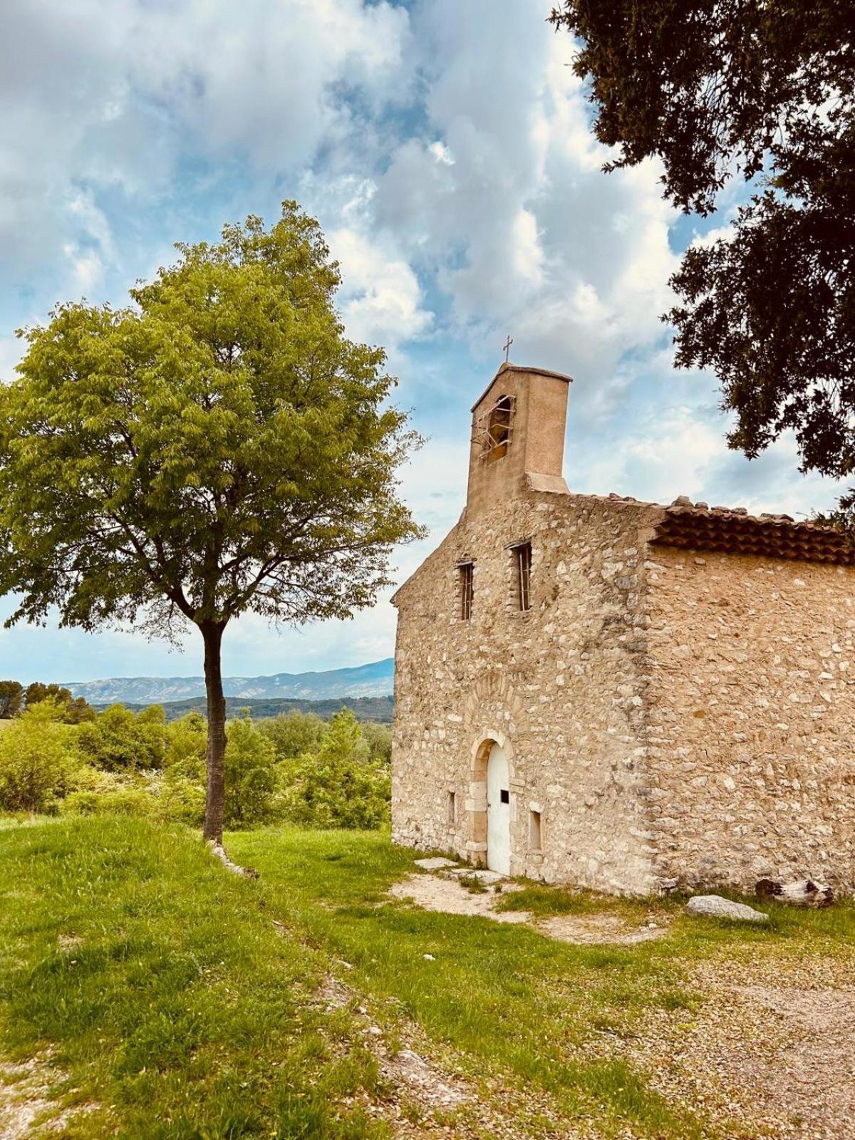 Отель La Sarrasine Villes-sur-Auzon Экстерьер фото