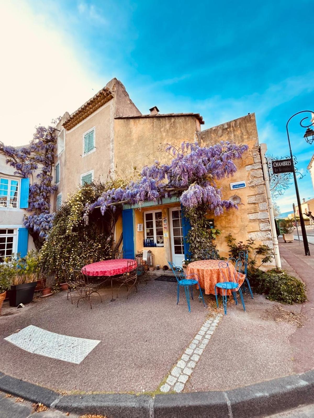 Отель La Sarrasine Villes-sur-Auzon Экстерьер фото