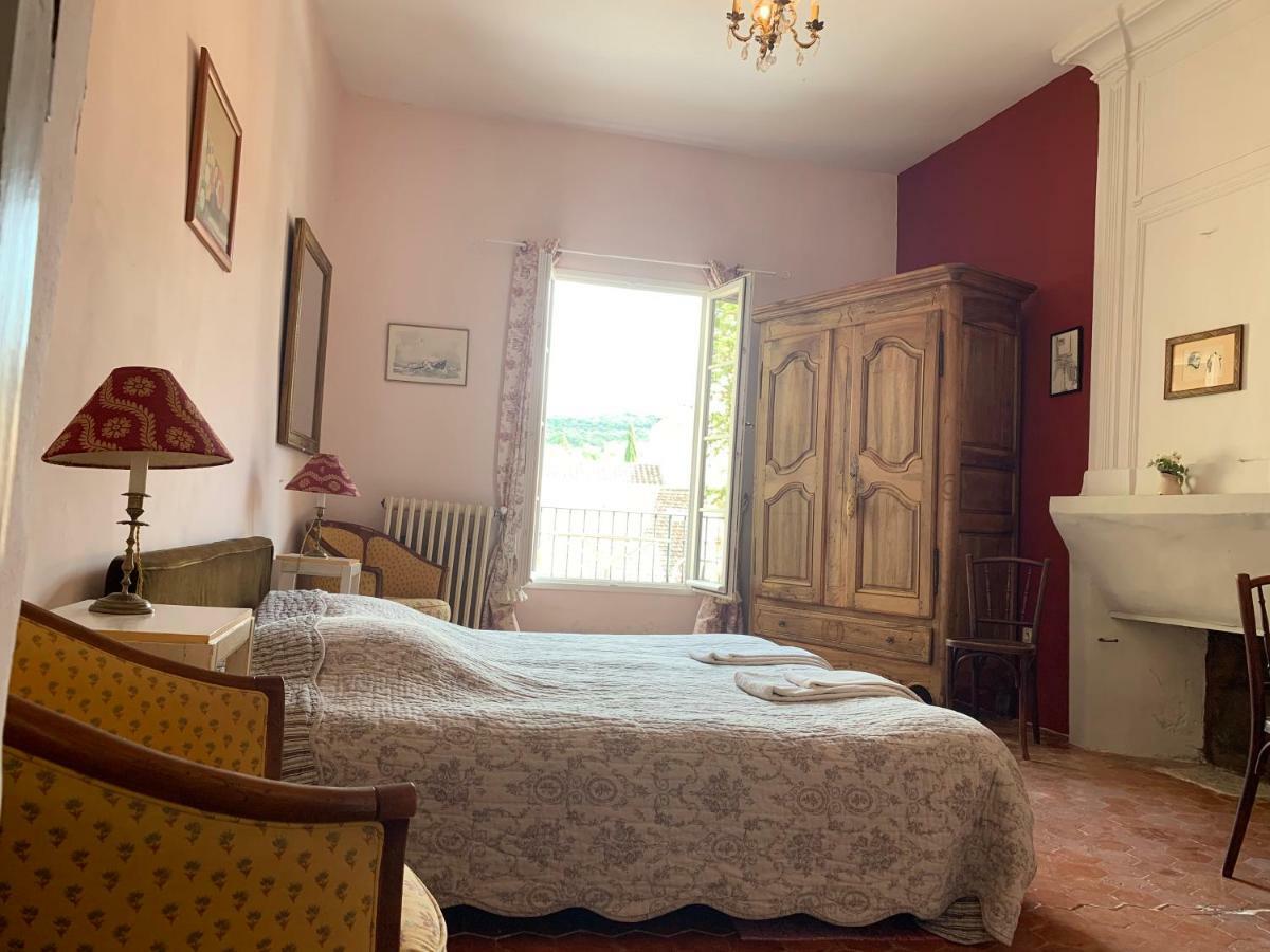 Отель La Sarrasine Villes-sur-Auzon Экстерьер фото