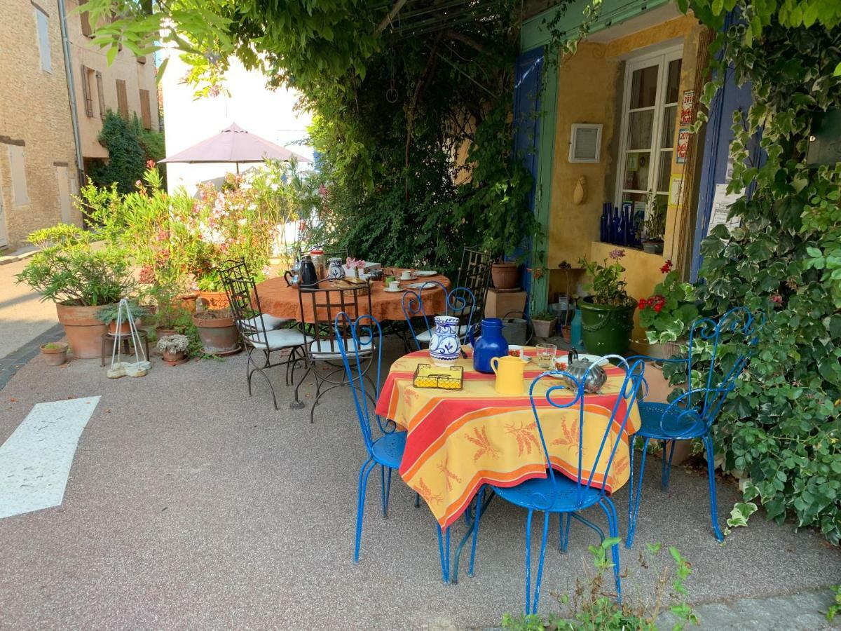 Отель La Sarrasine Villes-sur-Auzon Экстерьер фото